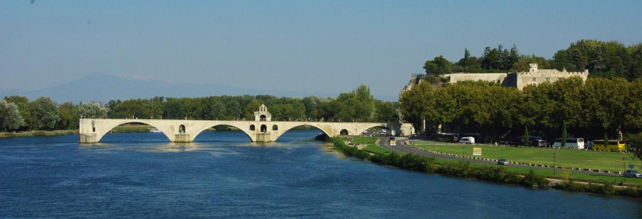 Uzes Decouvertes Exterior photo