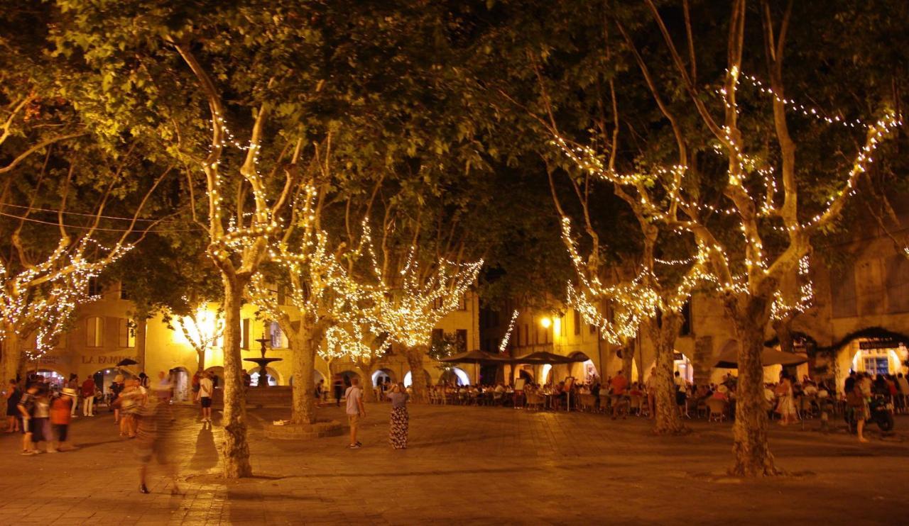 Uzes Decouvertes Exterior photo